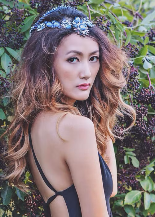 Năm lên 3 tuổi, Kellie sang Canada định cư cùng gia đình. Được biết, cô nói trôi chảy tiếng Việt, tiếng Anh và tiếng Pháp. Ảnh: FBNV