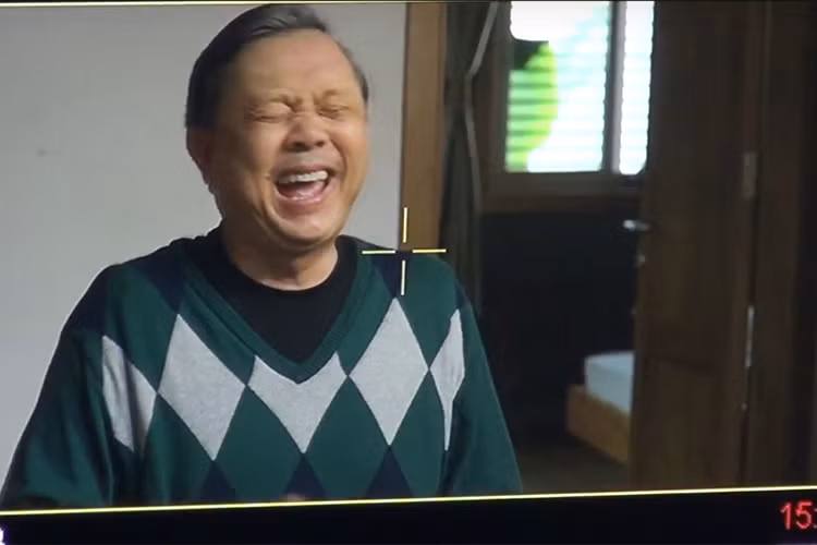 Vai “người thua cuộc” Năm Triều của Chí Tài mang lại cho khán giả nhiều cảm xúc đặc biệt, vừa hài hước vừa ngậm ngùi.