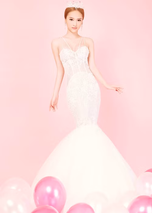 Bộ ảnh Thúy Vi được thực hiện bởi nhiếp ảnh gia Tiên Nguyễn.