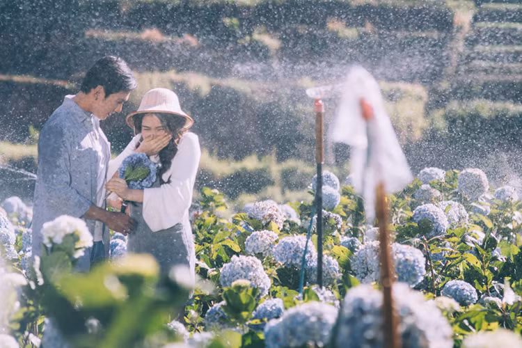 “Bạn trai” của Hòa Minzy còn được nhiều khán giả biết đến bởi anh là con trai nuôi của nam danh hài Hoài Linh.