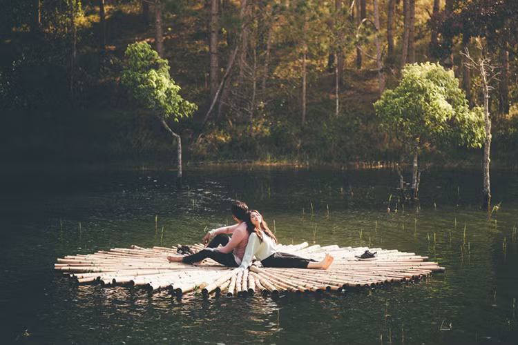 Sản phẩm âm nhạc mới của Hòa Minzy đã chính thức ra mắt đúng dịp Valentine Trắng năm 2017.