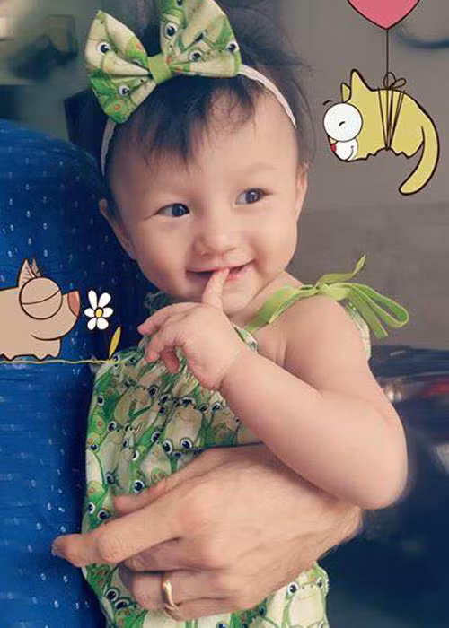 Nét lai Tây dễ thương cùng những biểu cảm đáng yêu của con gái Phương Vy được người hâm mộ nữ ca sĩ hết lời khen ngợi. Ảnh: FBNV