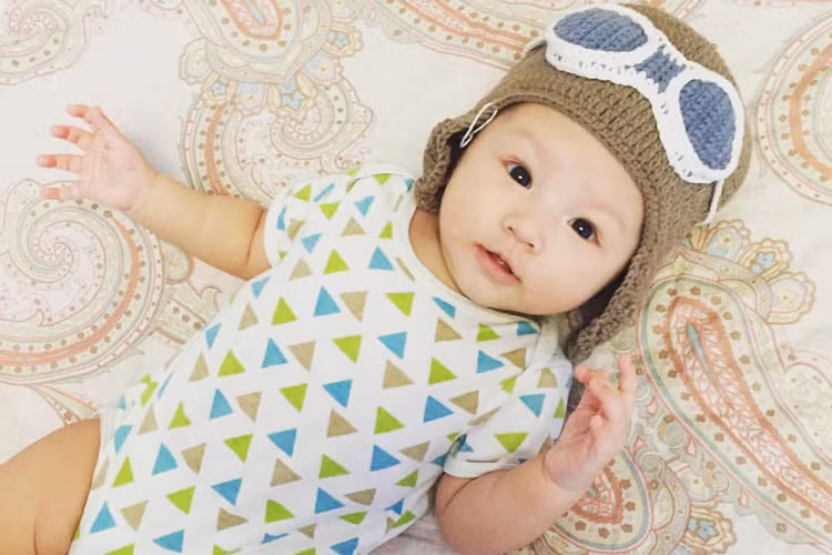 Con gái Phương Vy tên Ailani. Cái tên này mang ý nghĩa là nữ hoàng xinh đẹp ở Hawaii. Ảnh: FBNV