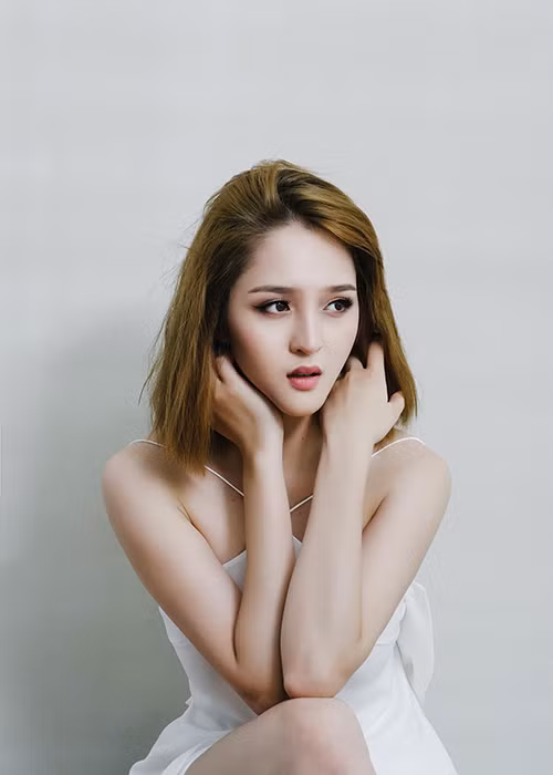 Hoàng Anh cũng ít trả lời phỏng vấn và cập nhật thông tin bản thân trên trang cá nhân. (Ảnh: FBNV)