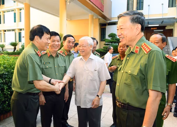 Tong Bi thu Nguyen Phu Trong voi su nghiep bao ve an ninh quoc gia-Hinh-3