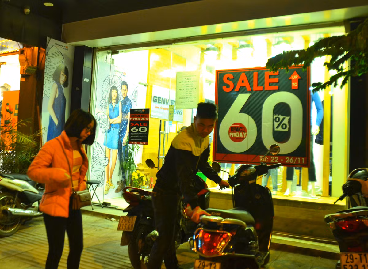 Do xo mua thoi trang giam gia khung dip Black Friday-Hinh-15