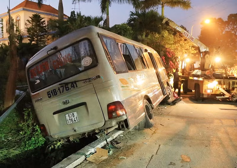 Nhan chung vu xe khach tong chet hai chau be len tieng