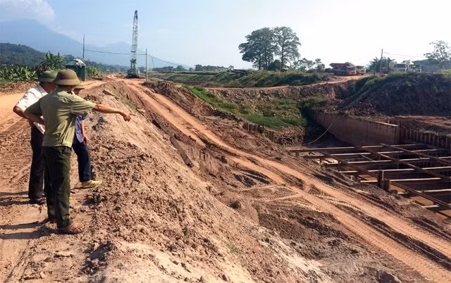 Soi 3 du an nghin ty “rua bo” tai Ba Vi bi xem xet thu hoi