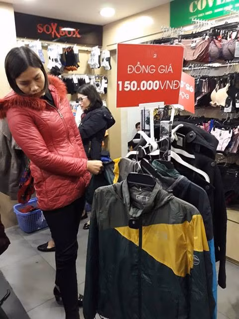 Khach that vong voi khuyen mai Black Friday “treo dau de, ban thit cho”-Hinh-5