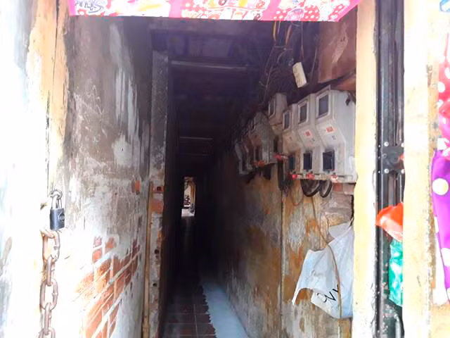 Con ngõ này dường như chỉ được dùng riêng cho người "bản địa".