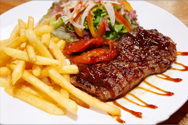 Bít tết trẻ em: Li Chunrong, một khách mời đặc biệt chương trình "Bác sĩ Lĩnh Nam" của Đài truyền hình Quảng Đông, phó khoa Tăng trưởng và Phát triển của Bệnh viện Nhi Quảng Đông, từng chỉ ra rằng bít tết trẻ em có chứa nhiều bơ thực vật, muối. Nó không thích hợp cho trẻ em, tiêu thụ lâu dài ảnh hưởng đến sự phát triển thể chất.