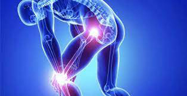 Cứng khớp, khớp thiếu mềm mại chỉ ra sức khỏe đang có vấn đề. Một số trường hợp do loãng xương, tắc nghẽn mạch máu. Đáng lưu ý, tắc nghẽn mạch máu có thể gây cứng, yếu tứ chi, ảnh hưởng đến sinh hoạt lẫn tuổi thọ.