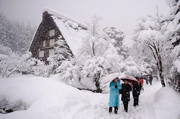Theo Sohu, con người thuộc nhóm máu nóng. Tùy vào nhiệt độ, khi gặp thời tiết nóng, cơ thể sẽ điều chỉnh để làm mát. Ngược lại, khi gặp thời tiết lạnh, cơ thể sẽ sinh nhiệt để sưởi ấm toàn thân. Tim được xem là nguồn nhiệt, máu lưu thông từ tim đến khắp các bộ phận trên cơ thể. Máu lưu thông giúp chúng ta cảm thấy ấm áp. (Ảnh: Sohu, minh họa)