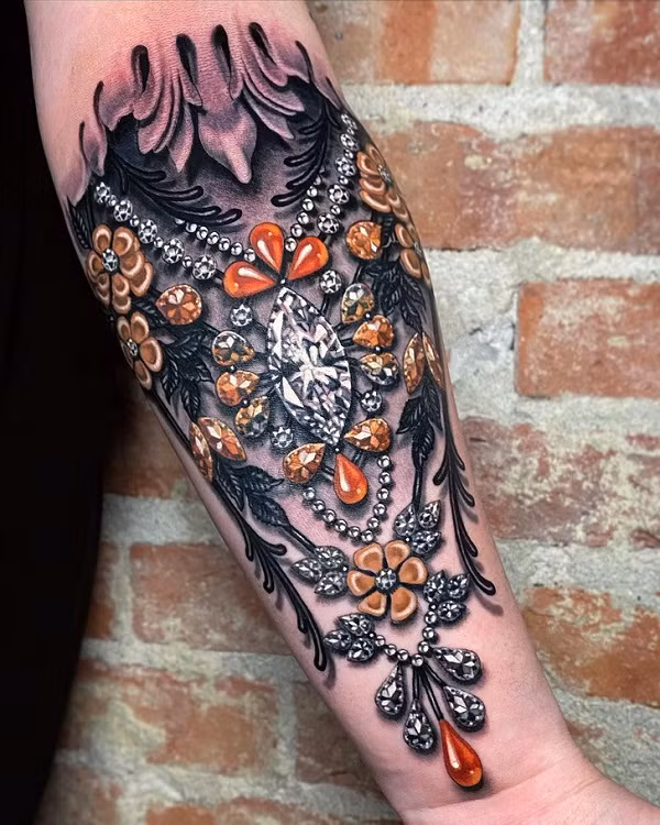 Cô không tạo ra những hình xăm “đại trà” mà cố gắng đổi mới liên tục. Mỗi hình xăm đều có nét riêng biệt.