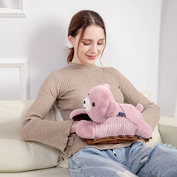 Dùng túi chườm ấm: Túi ấm là vật dụng nhỏ gọn, có khả năng sưởi ấm rất nhanh. Tuy nhiên, khi sử dụng túi chườm ấm cần điều chỉnh thời gian đặt túi. Để túi trên một bộ phận quá lâu rất dễ gây bỏng.