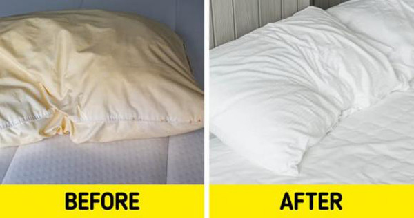 Làm sạch gối: Tương tự nệm, gối thường xuyên tiếp xúc với mồ hôi nên rất dễ bị ố vàng, cáu bẩn. Để giúp chúng sạch sẽ hơn, chị em tận dụng nước cốt chanh với hydrogen peroxide khi giặt. Với những chiếc gối bẩn lâu năm, hỗn hợp baking soda với giấm, xà phòng sẽ mang đến vẻ ngoài hoàn toàn mới.