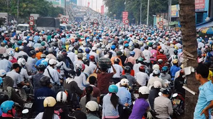 HN: Hon 90% nguoi dan dong y cam xe may trong noi do