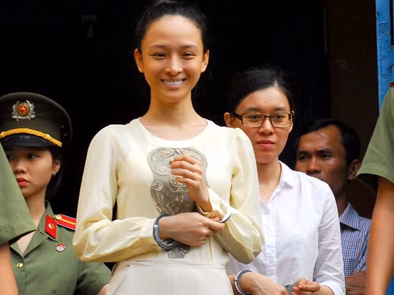 Phuong Nga chat van nguoc luat gia cua ong My-Hinh-2