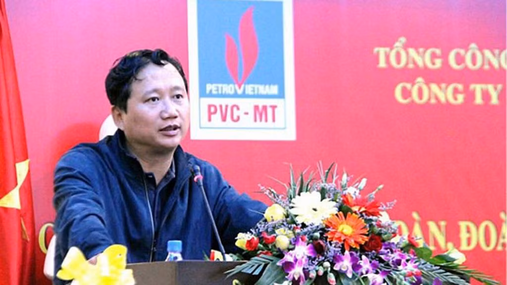 Vào tháng 9/2016, Cơ quan Cảnh sát điều tra đã khởi tố và bắt tạm giam đối với 4 bị can nguyên là lãnh đạo của Tổng Công ty PVC về tội “Cố ý làm trái quy định của nhà nước về quản lý kinh tế gây hậu quả nghiêm trọng” gồm: Vũ Đức Thuận, nguyên Ủy viên HĐQT kiêm Tổng Giám đốc; Nguyễn Mạnh Tiến, Phó Tổng Giám đốc; Trương Quốc Dũng, nguyên Phó Tổng Giám đốc; Phạm Tiến Đạt, nguyên Kế toán trưởng PVC. Ảnh: Tuổi trẻ.