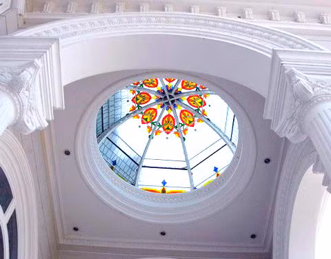 Sau khi ông Khuân bỏ trốn, ngôi biệt thự đã bị xiết nợ cho Ngân hàng Ngoại thương Việt Nam. Ảnh: VEF.