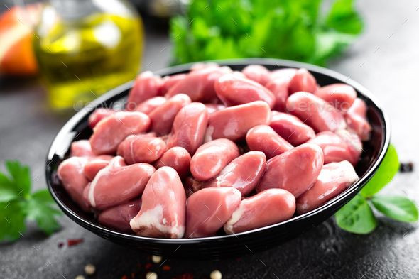 Theo Healthline, tim gà có giá trị dinh dưỡng cao. Tim gà chứa các chất như calo, chất đạm, chất béo, carb, vitamin B12, kẽm, sắt, Riboflavin, đồng, Vitamin B6,...Ảnh: Pinterest.