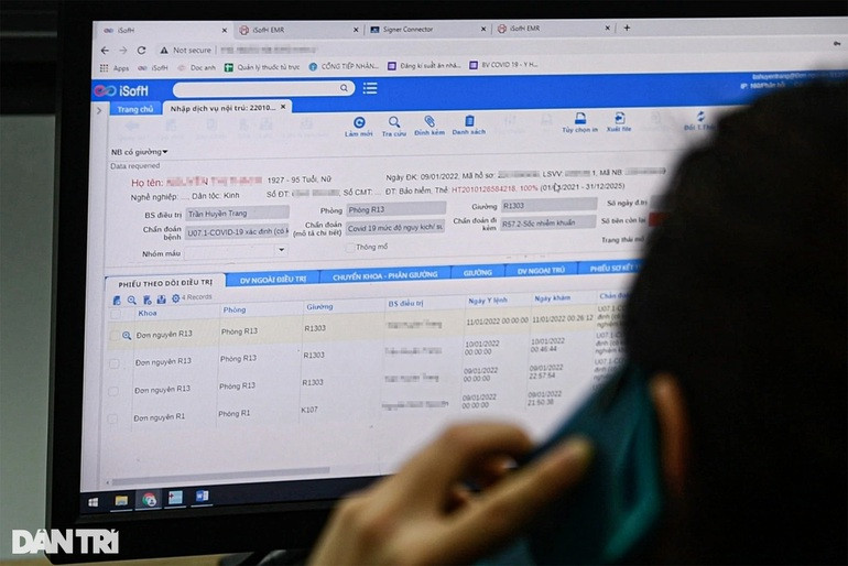 Tieng khoc nghen trong cuoc goi bao tu tu khu dieu tri F0 nang nhat Ha Noi