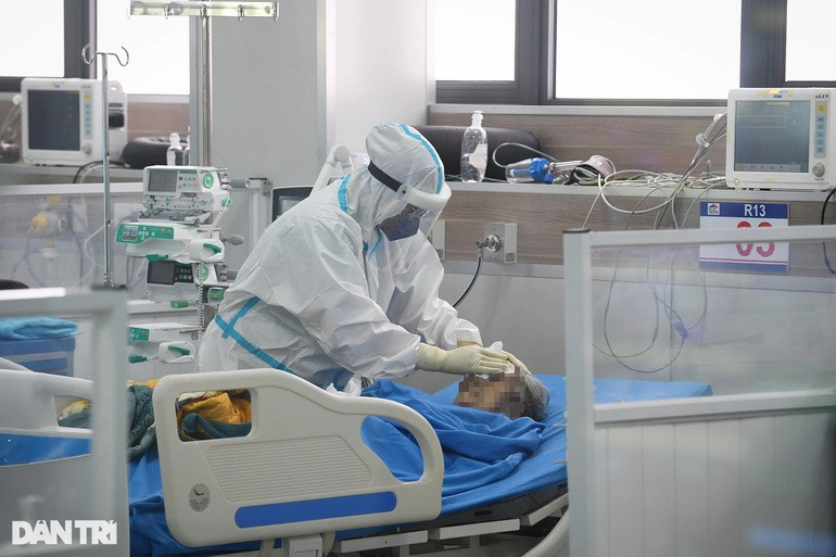 Tieng khoc nghen trong cuoc goi bao tu tu khu dieu tri F0 nang nhat Ha Noi-Hinh-3