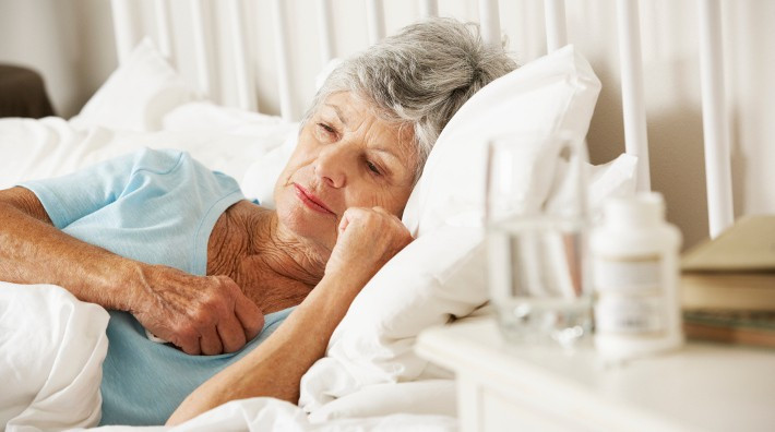 - Các vấn đề về giấc ngủ như không ngủ được hoặc giấc ngủ bị xáo trộn. Cảm thấy lo lắng, buồn bã hoặc chán nản. Ảnh: ACS. 