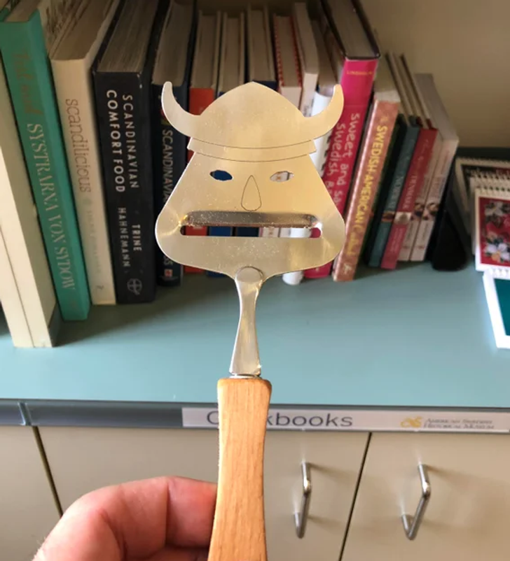 Chiếc máy cắt pho mát độc đáo.