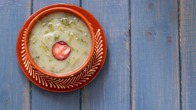 Caldo Verde là món súp truyền thống của Bồ Đào Nha. Món ăn này nổi tiếng ở vùng sản xuất rượu vang Minho của Bồ Đào Nha.