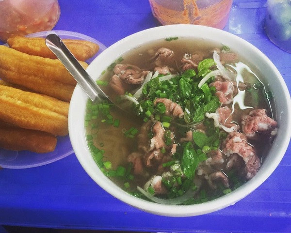 Trước đó, các chuyên gia ẩm thực của Bright Side đã nghiên cứu các tài liệu ẩm thực trên thế giới và giới thiệu về các món ăn du khách nhất định nên thử một lần trong đời. Phở bò Việt Nam là một trong những đại diện đến từ châu Á xuất hiện trong danh sách này. Ảnh: PT.