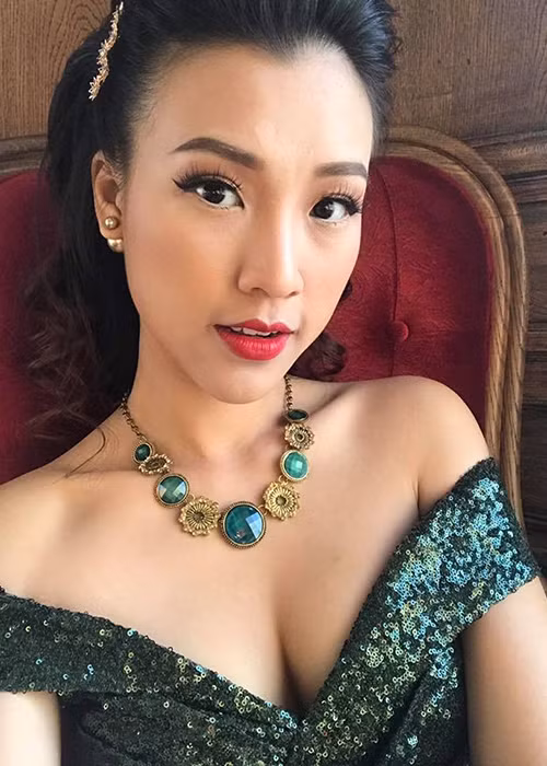 Sau 5 năm bước chân vào showbiz, nữ MC sinh năm 1990 sở hữu nhan sắc ngày càng quyến rũ. Ảnh: FBNV