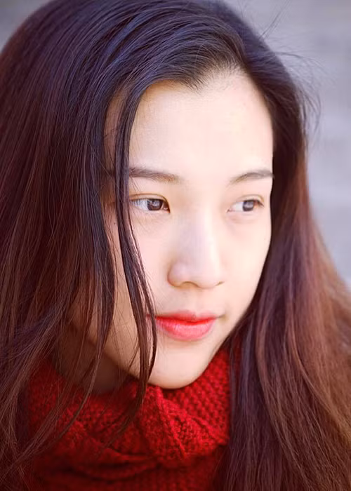 Ve dep nuot na khong ty vet cua A hau Hoang Oanh