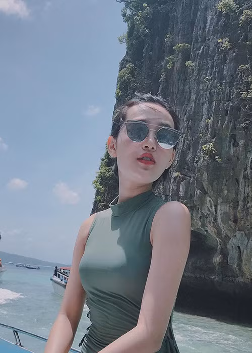 Theo Vietnamnet, học trò Tóc Tiên cũng đang ở Thái Lan khiến fans thêm tin đồn cô đang hẹn hò bí mật Soobin Hoàng Sơn. Ảnh: Instagram nhân vật