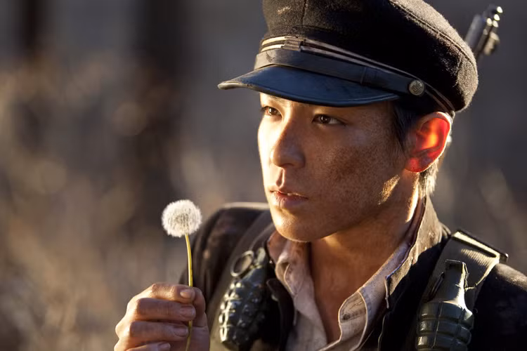 Với ngoại hình mạnh mẽ, nam tính, T.O.P thường nhận vai mang tính diễn xuất mạnh trong các bộ phim hành động. Ảnh: Pinterest