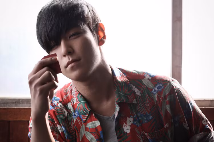 Năm 2014, bộ phim điện ảnh “Tazza: The High Roller 2” có sự tham gia diễn xuất của T.O.P gây chú ý ngay khi công chiếu. Ảnh: Hancinema