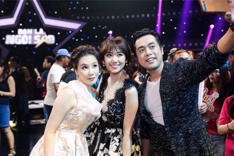 Trước khi vướng tin đồn có hiềm khích, Hồ Quỳnh Hương - Hari Won từng hát song ca và ngồi chung ghế nóng chương trình vài lần. Ảnh: Thể thao văn hóa