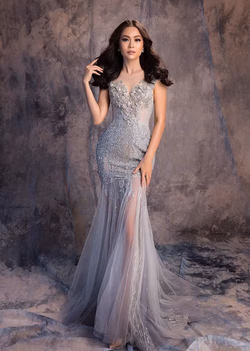 Chân dài sinh năm 1992 được đánh giá cao khi sẽ góp mặt trong dàn thí sinh Hoa hậu Hoàn vũ Việt Nam 2017 bởi sắc vóc, kinh nghiệm và sự bản lĩnh. Ảnh: FBNV