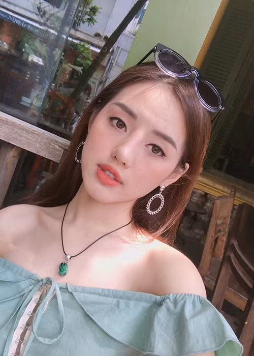 Thí sinh đội Minh Tú tại The Face 2017 từng theo học tại trường Đại học Kinh tế Quốc dân. Ảnh: FBNV