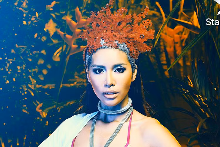 Trong tập 11, Minh Tú sa sút phong độ một chút. Cả hai phần thi của cô đều không được giám khảo đánh giá cao bởi cô thể hiện một màu. Với số điểm đứng áp chót, Minh Tú hiện lọt top 4. Đây là thành tích tốt nhất của đại diện Việt Nam tại cuộc thi này từ trước đến nay.