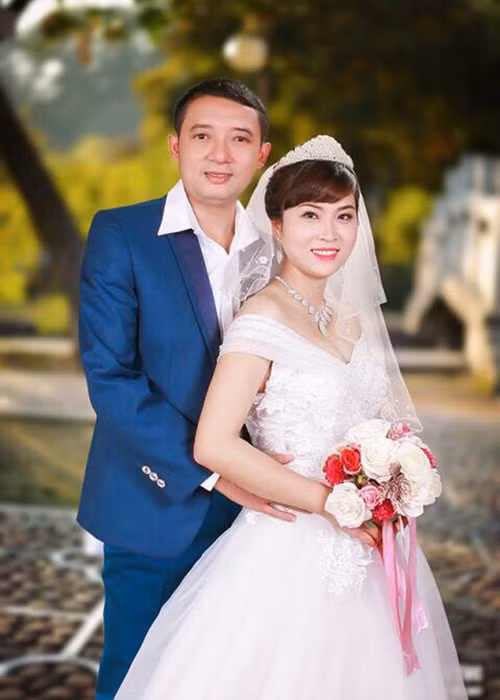 Về phía Thu Ngọc - vợ của Chiến Thắng, cô cho hay lý do cô viết đơn ly hôn vì sau khoảng thời gian chung sống, cô nhận thấy vợ chồng không thể hợp nhau về tính cách và lối sống. Trước Chiến Thắng, không ít sao Việt cũng đã ly hôn chóng vánh đến không ngờ. Ảnh: Vietq