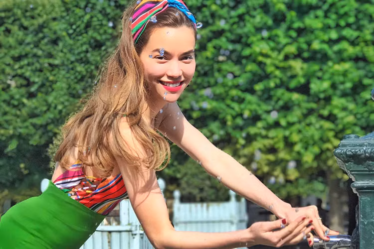 Nhân ngày Báo chí Cách mạng Việt Nam 21/6, Hồ Ngọc Hà bày tỏ sự tri ân và gửi lời chúc mừng các nhà báo: “Thân chúc các quý báo, nhà báo một ngày thật nhiều niềm vui".