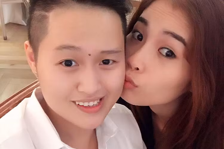 Chị gái của Nam Em đang là sinh viên ngành Quản lý Văn hóa tại trường Văn hóa Nghệ thuật Quân đội, Hà Nội. Ảnh: FBNV