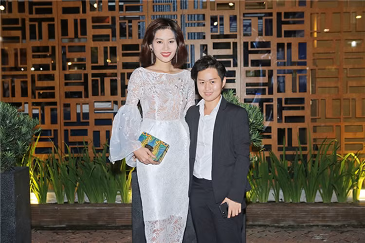 Chị gái song sinh của Nam Em và người tình đồng giới đã có khoảng 1 năm bên nhau. Ảnh: Thể thao văn hóa