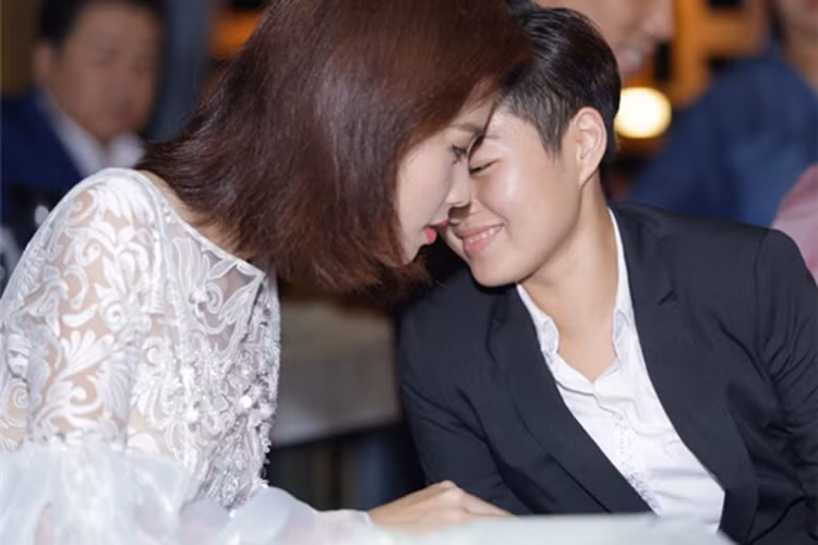 Cả hai trải qua nhiều biến cố, đặc biệt là sự việc Hoa khôi Nam Em lên tiếng cầu cứu vì bị người yêu đồng tính của chị gái đe dọa vào tháng 2/2017. Ảnh: Thể thao văn hóa