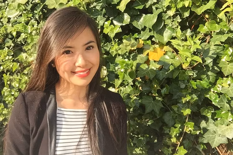 Sau cuộc thi nhan sắc cấp quốc tế, người đẹp có má lúm đồng tiền ngọt ngào này không hoạt động trong showbiz. Ảnh: FBNV