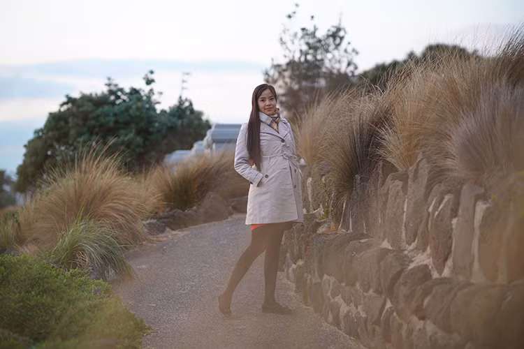 Hình ảnh Á hậu Kiều Khanh rạng rỡ khoe bụng bầu lùm lùm khi dạo chơi ở Australia vào tháng 5. Ảnh: FBNV