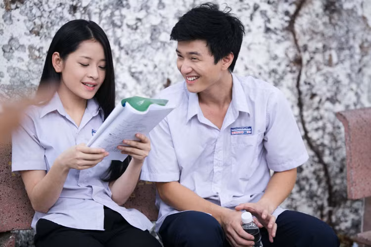 Từ một cậu bé theo học võ thuật lúc nhỏ cho đến một người mẫu ảnh được nhiều fans nữ yêu mến, Huỳnh Anh ngày càng chinh phục khán giả qua những vai diễn ấn tượng ở lĩnh vực phim truyền hình lẫn điện ảnh. Ảnh: Zing