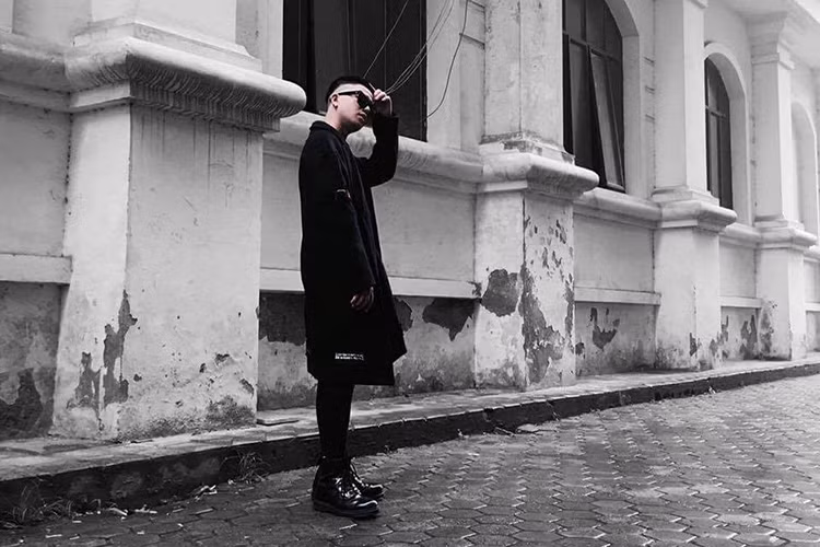 Quang Anh rất chăm chỉ tập gym để có thân hình khỏe khoắn. Hiện tại, cậu đã ra dáng chàng thanh niên điển trai. Ảnh: FBNV