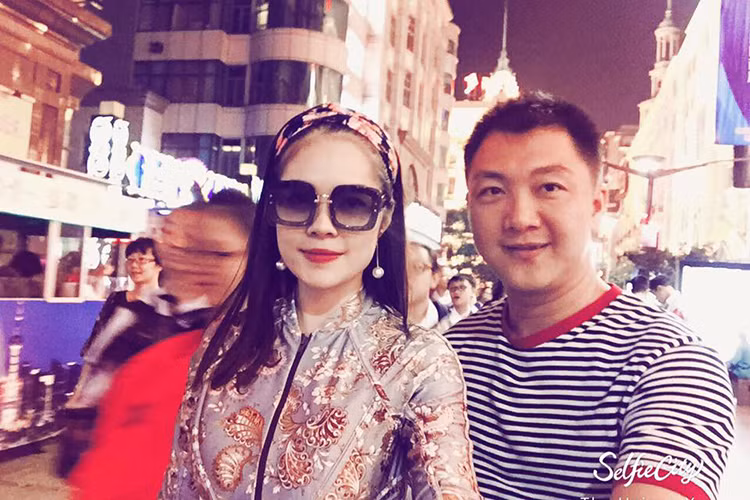 Dương Cẩm Lynh và Anh Khoa đều kín tiếng trong đời tư nên cặp đôi đã giữ bí mật chuyện hẹn hò. Cho đến tháng 7/2016, nữ diễn viên xinh đẹp bất ngờ thừa nhận mang thai với nhà sản xuất phim. Ảnh: FBNV